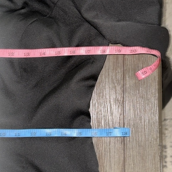 Lan Ting Exaggerated Sleeve V Back Formal Dress - Picture 8 of 10